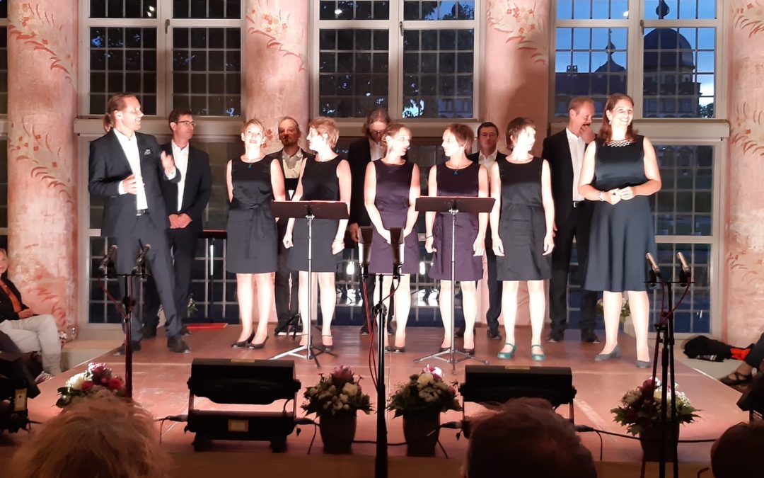 Vollbesetztes Jubiläumskonzert mit Singer Pur in Schloss Seehof